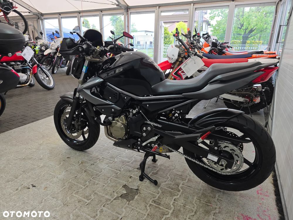 Yamaha XJ - 16