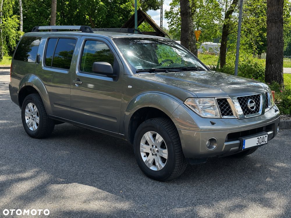 Nissan Pathfinder 2.5 D XE - 1