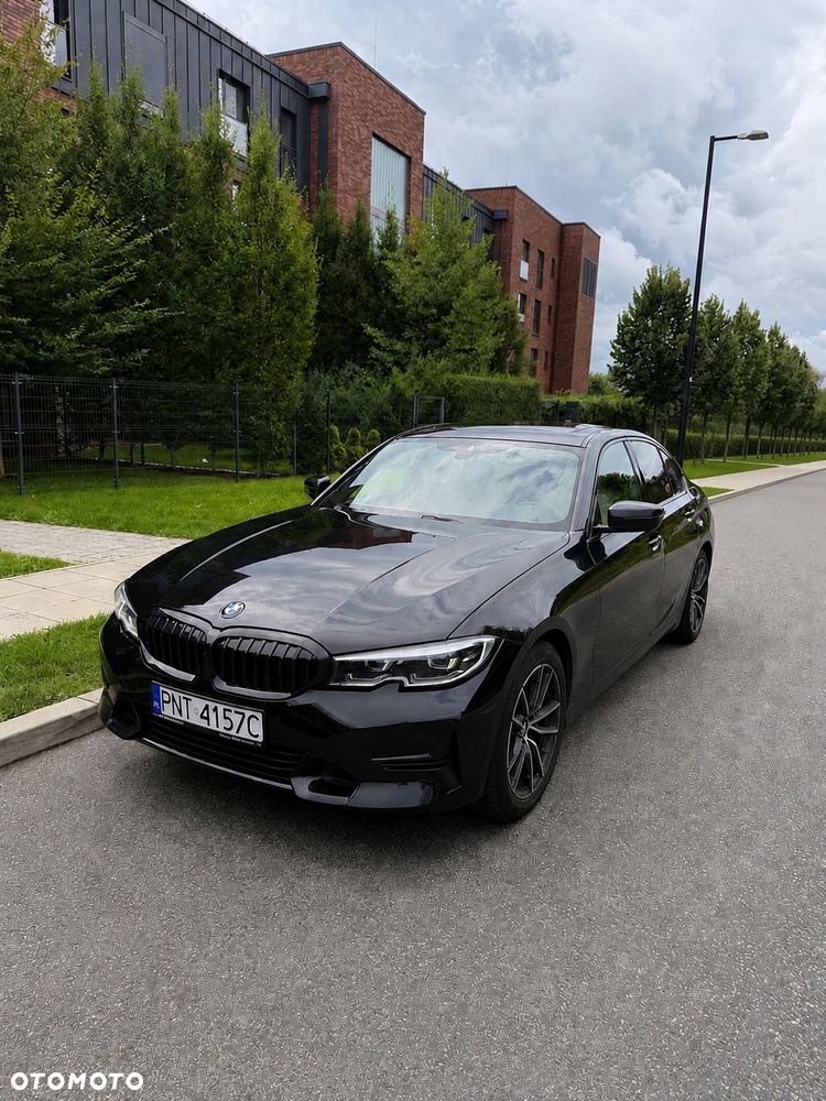 BMW Seria 3 330i M Sport - 1