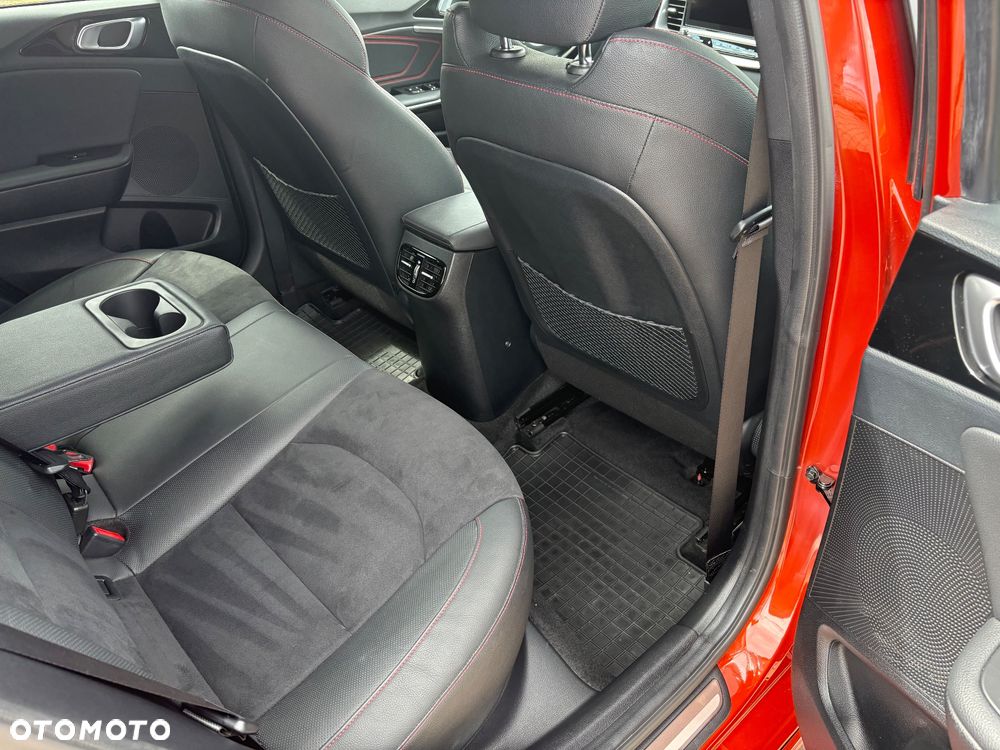 Kia Ceed 1.6 T-GDI GT DCT - 23