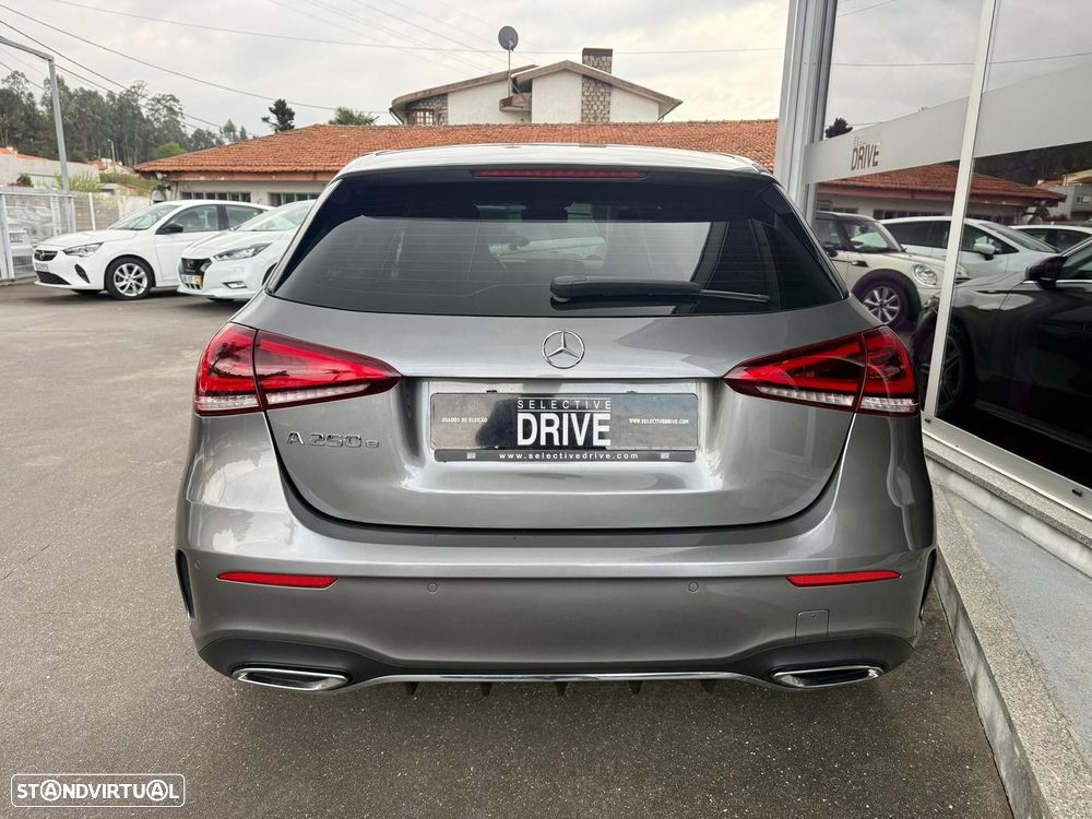 Mercedes-Benz A 250 e AMG Line - 5