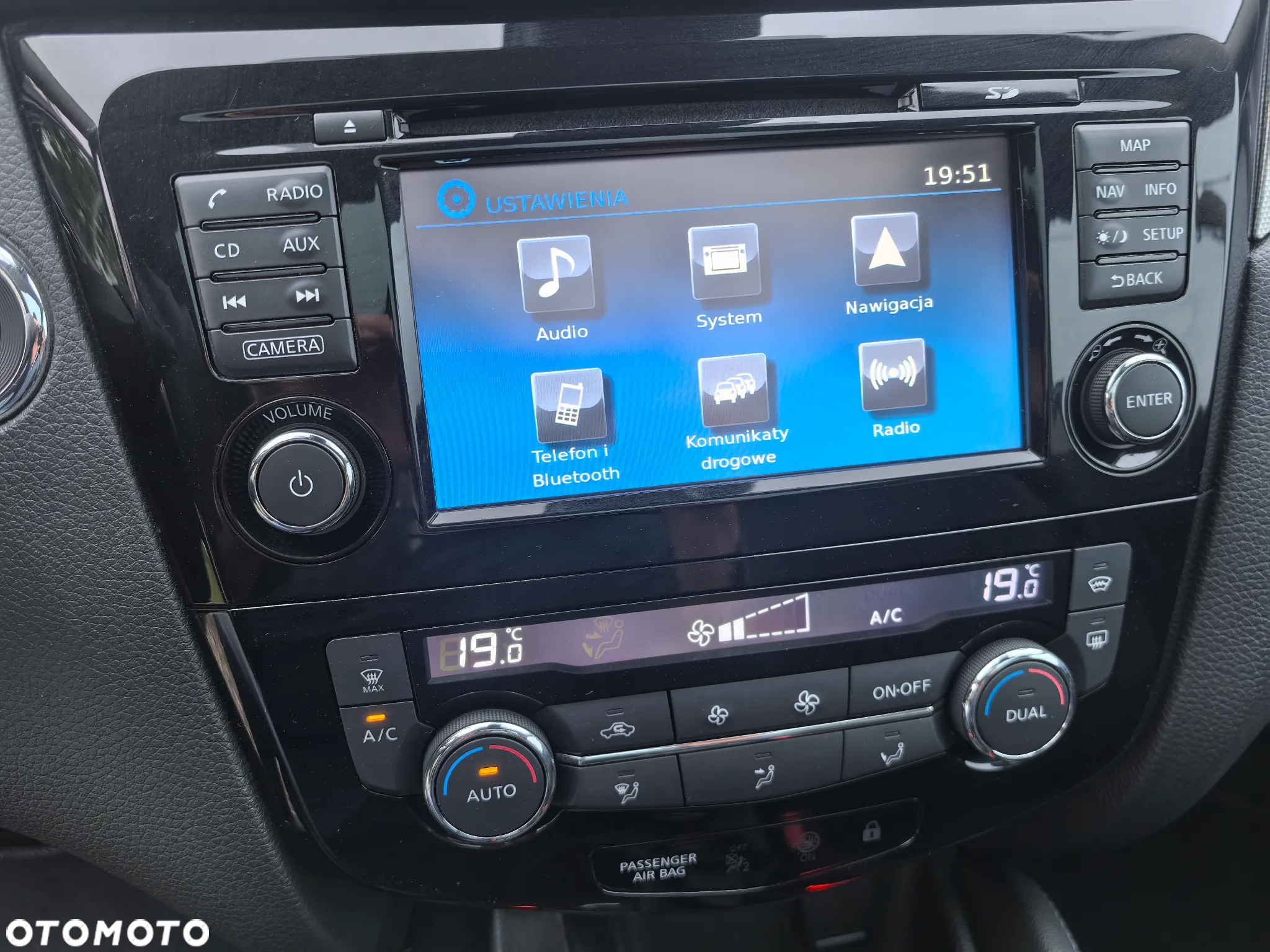 Nissan Qashqai 1.6 DIG-T N-Connecta - 25