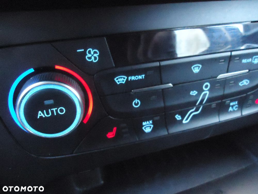 Ford Focus 1.5 EcoBoost Titanium ASS - 14