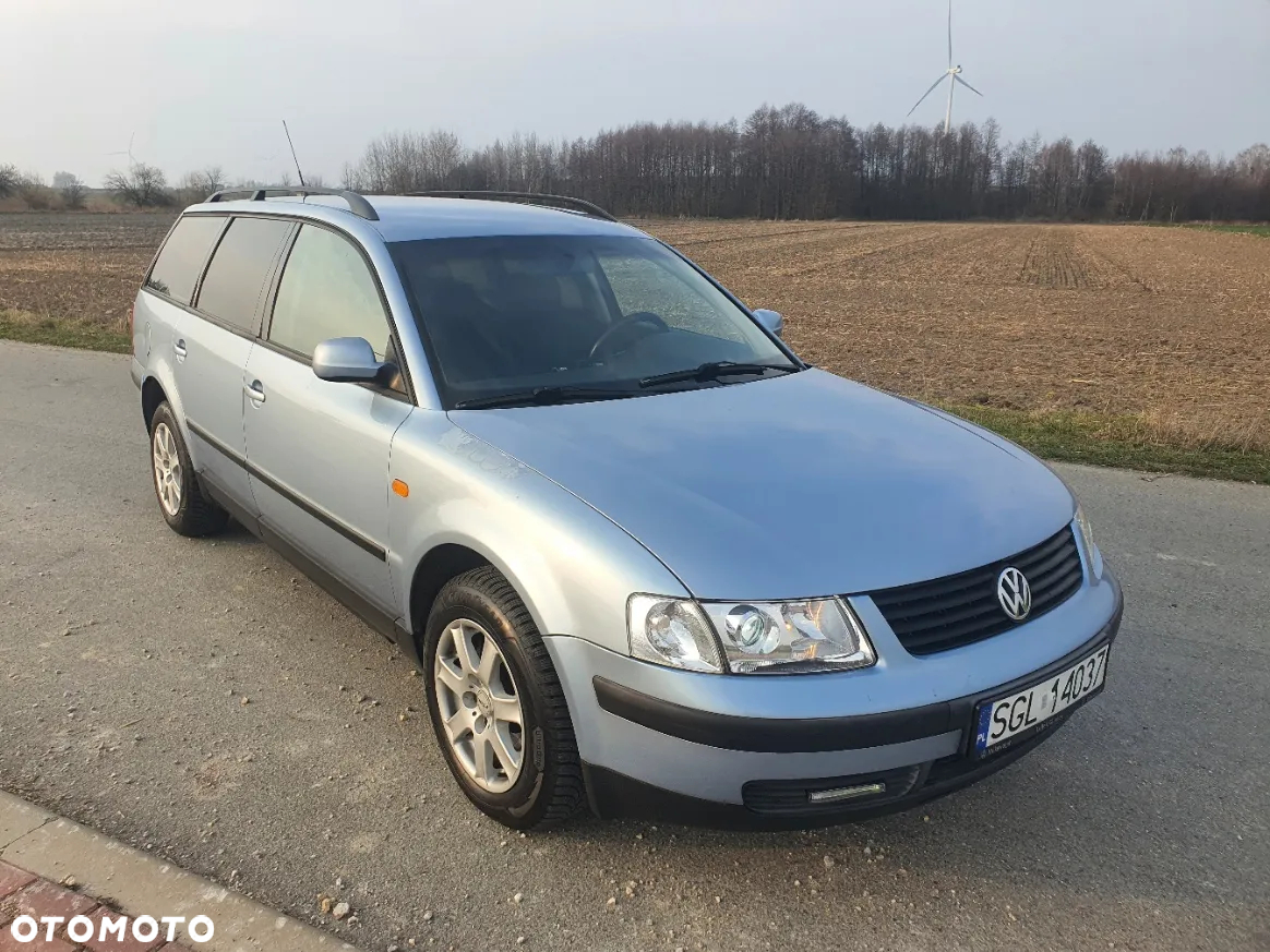 Volkswagen Passat 1.8 Comfortline - 33