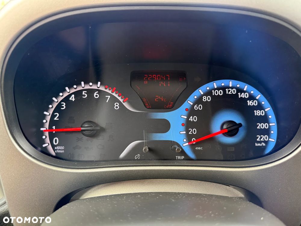 Nissan Cube - 13