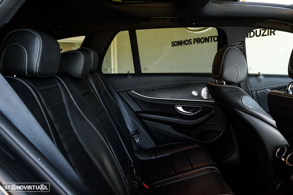 Mercedes-Benz E 300 de 9G-TRONIC AMG Line - 32
