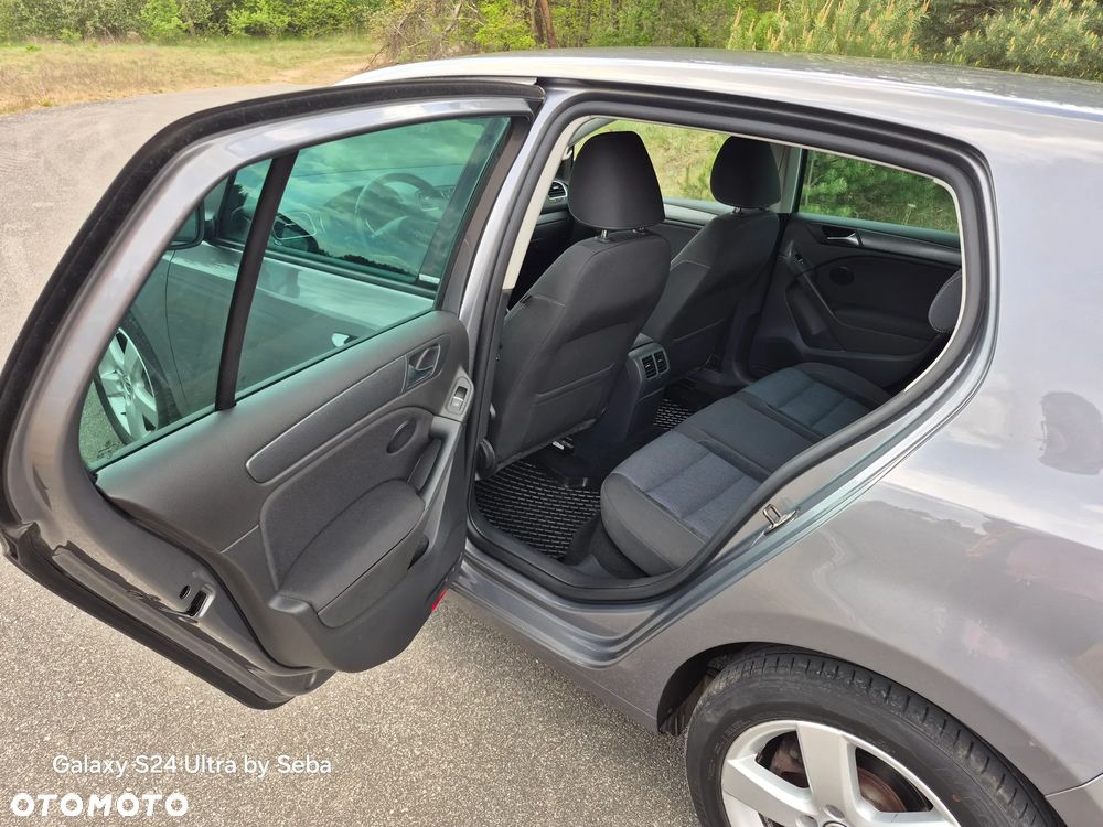 Volkswagen Golf 1.6 TDI Highline - 16