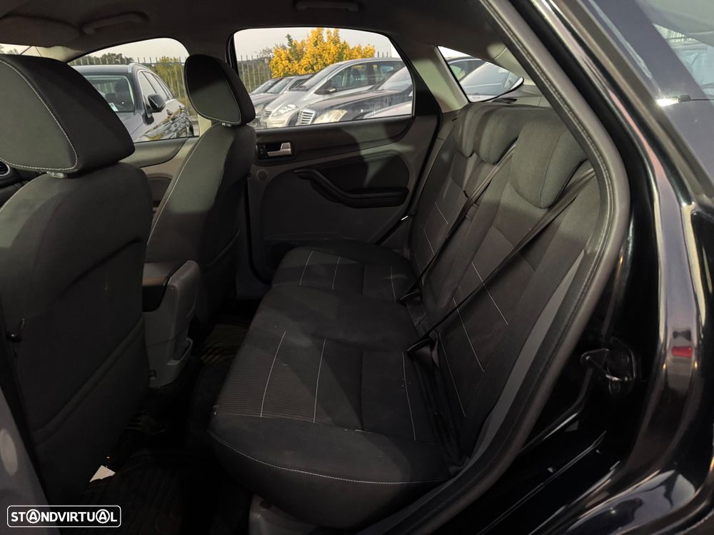 Ford Focus 1.6 TDCi ECOnetic - 11