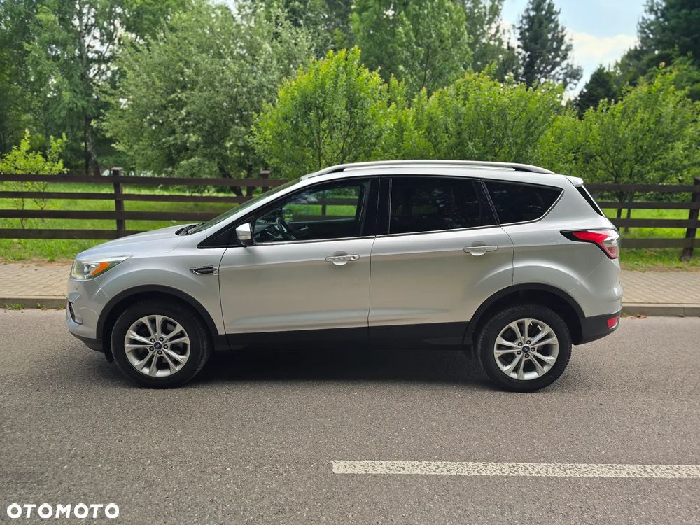 Ford Kuga 2.0 TDCi 2x4 Titanium - 16