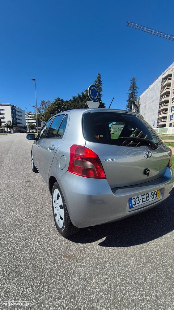 Toyota Yaris 1.0 VVT-i Sol+AC - 4