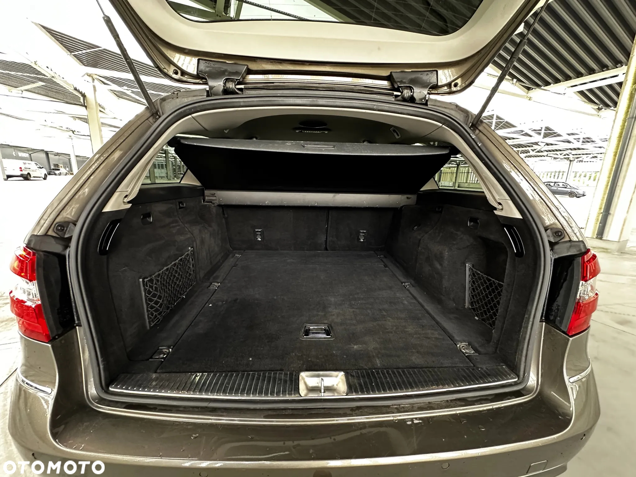 Mercedes-Benz Klasa E 200 T CGI BlueEFFICIENCY 7G-TRONIC Avantgarde - 18