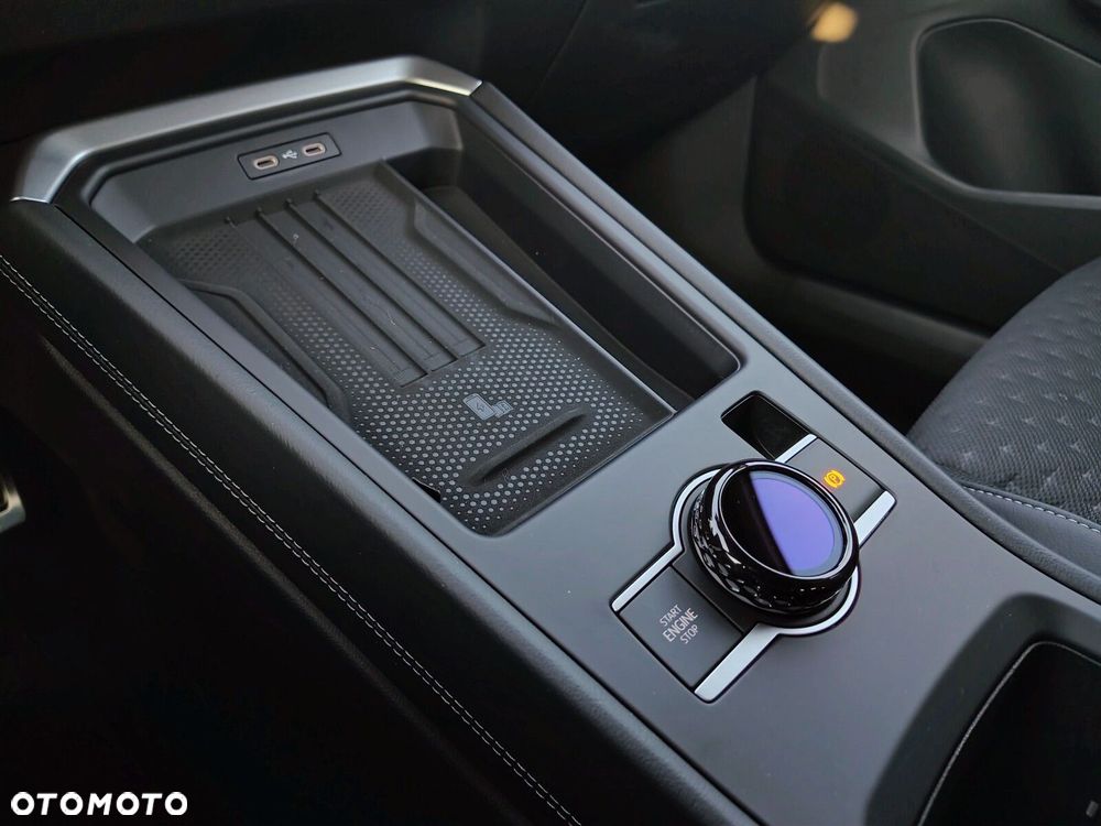 Volkswagen T-Roc - 17