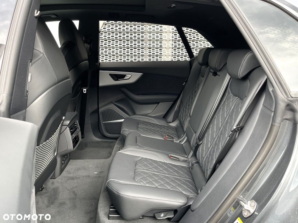 Audi SQ8 - 25