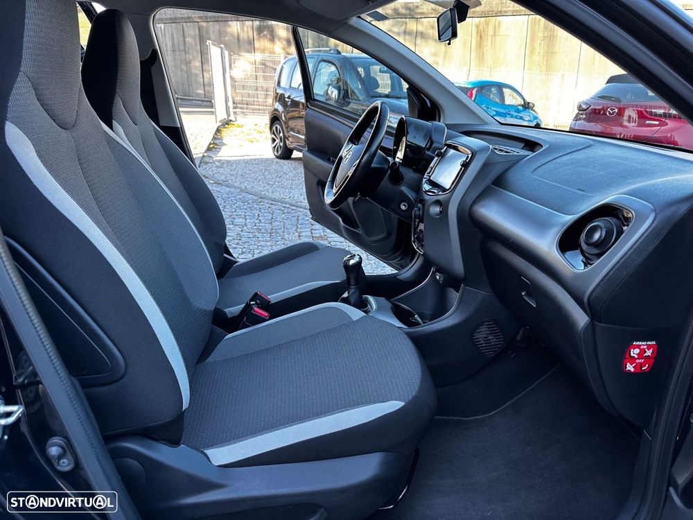 Toyota Aygo 1.0 X-Clusiv Black - 15