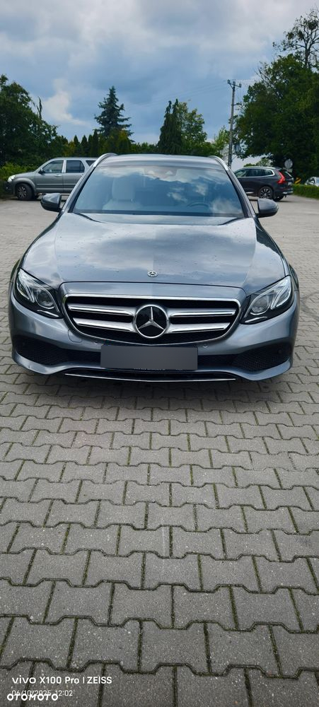 Mercedes-Benz Klasa E 220 d 4-Matic 9G-TRONIC - 2