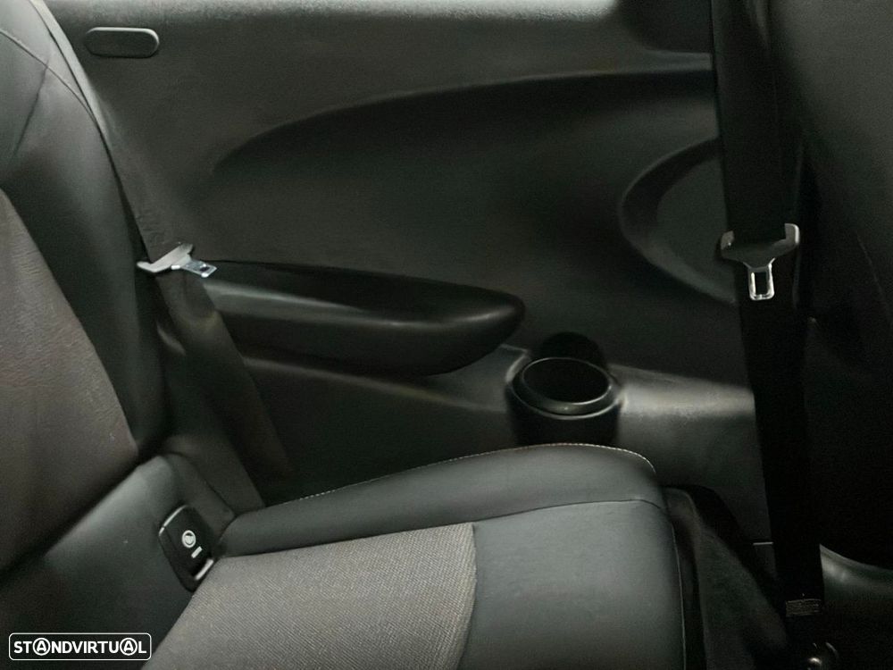 MINI 3 Portas One - 17
