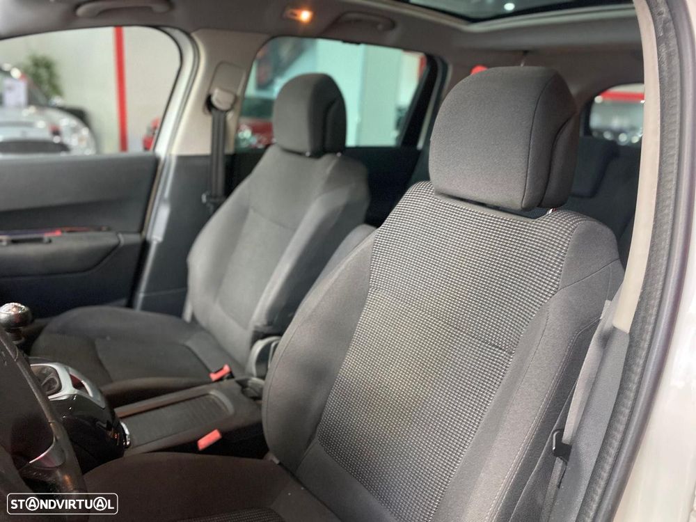 Peugeot 5008 1.6 HDi 7L Allure - 26
