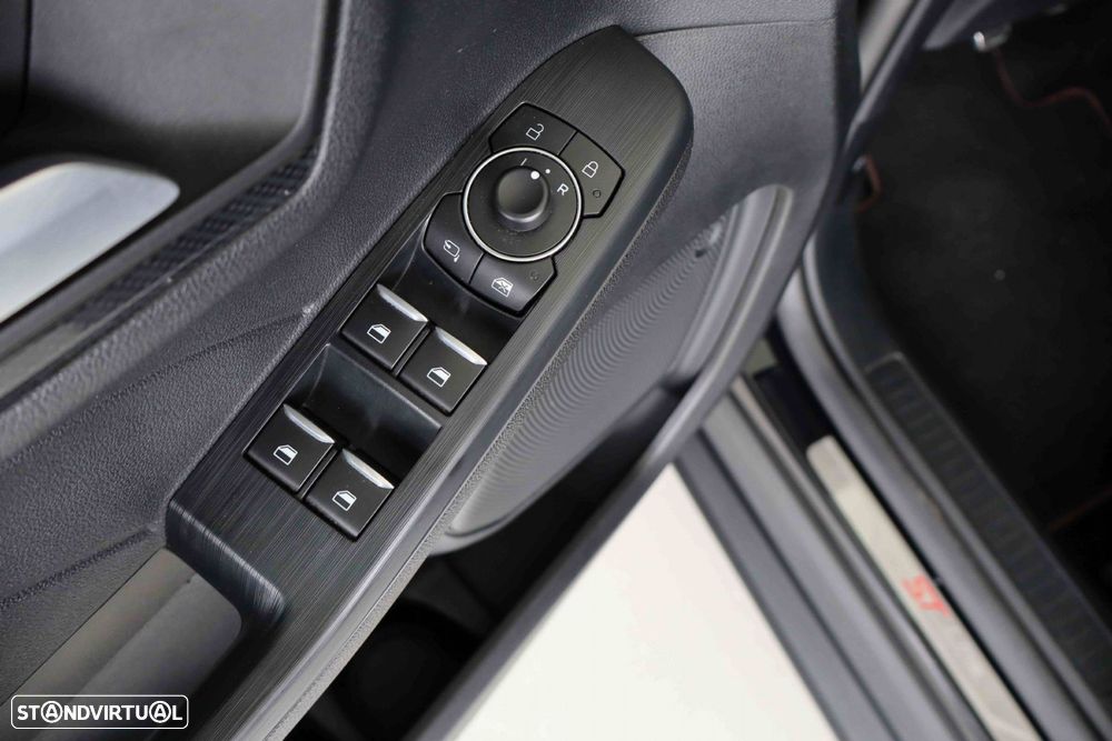 Ford Kuga 1.5 EcoBoost ST-Line X - 3