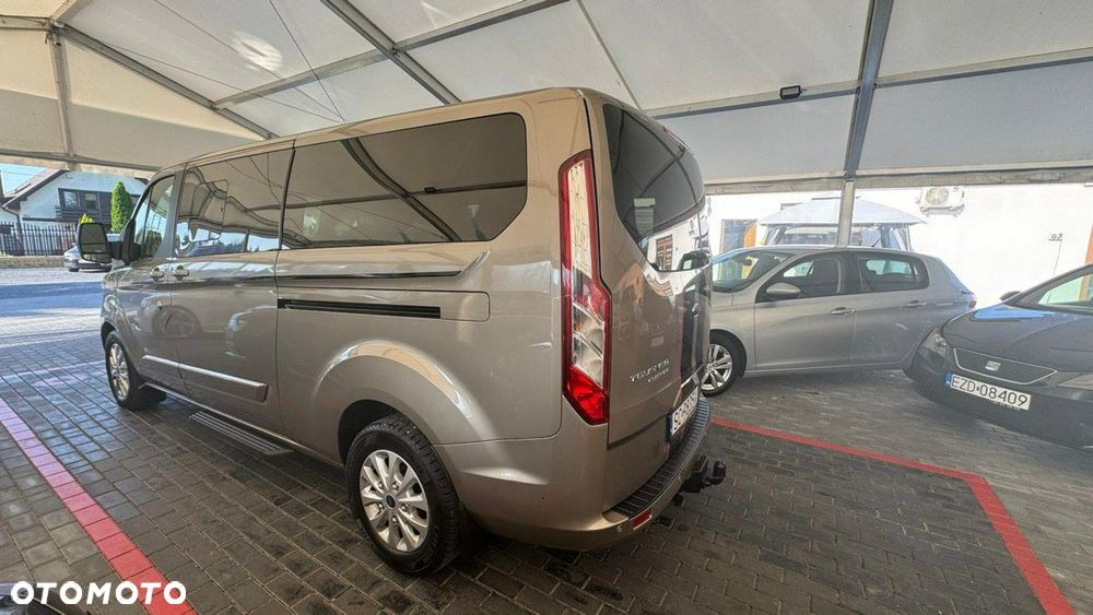 Ford Tourneo Custom - 24