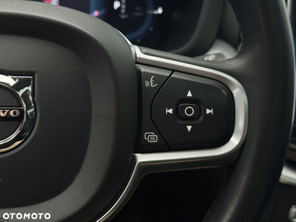 Volvo XC 60 T6 Plug-In Hybrid AWD Inscription - 25