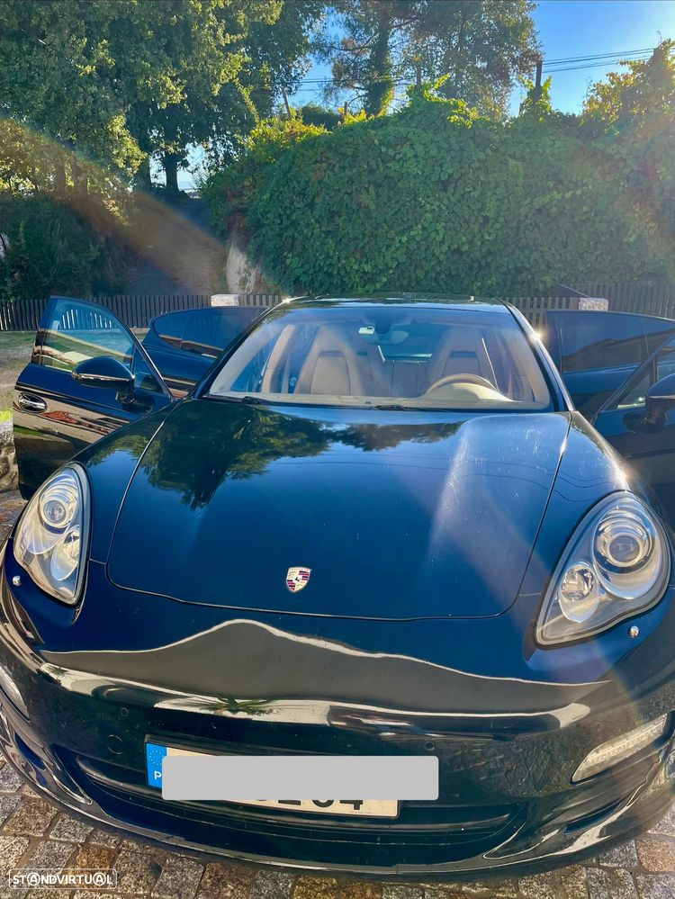 Porsche Panamera - 1