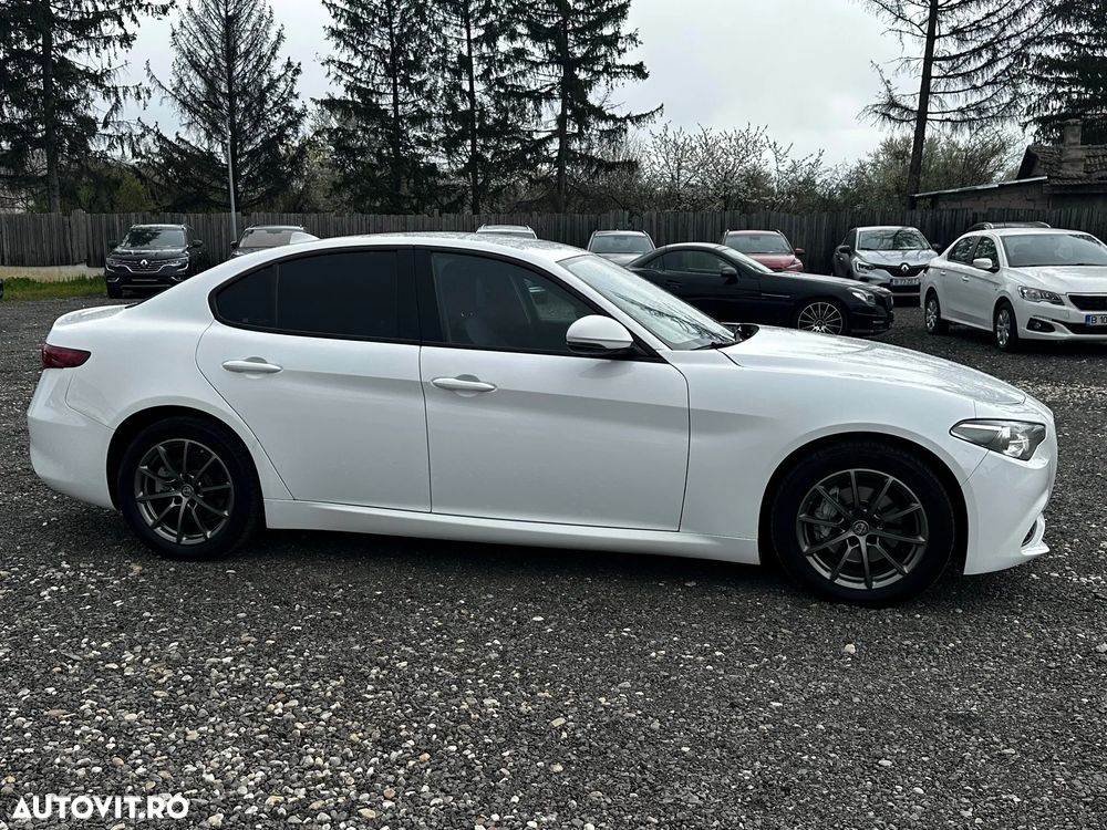 Alfa Romeo Giulia 2.2 JTDM RWD AT8 Super - 5