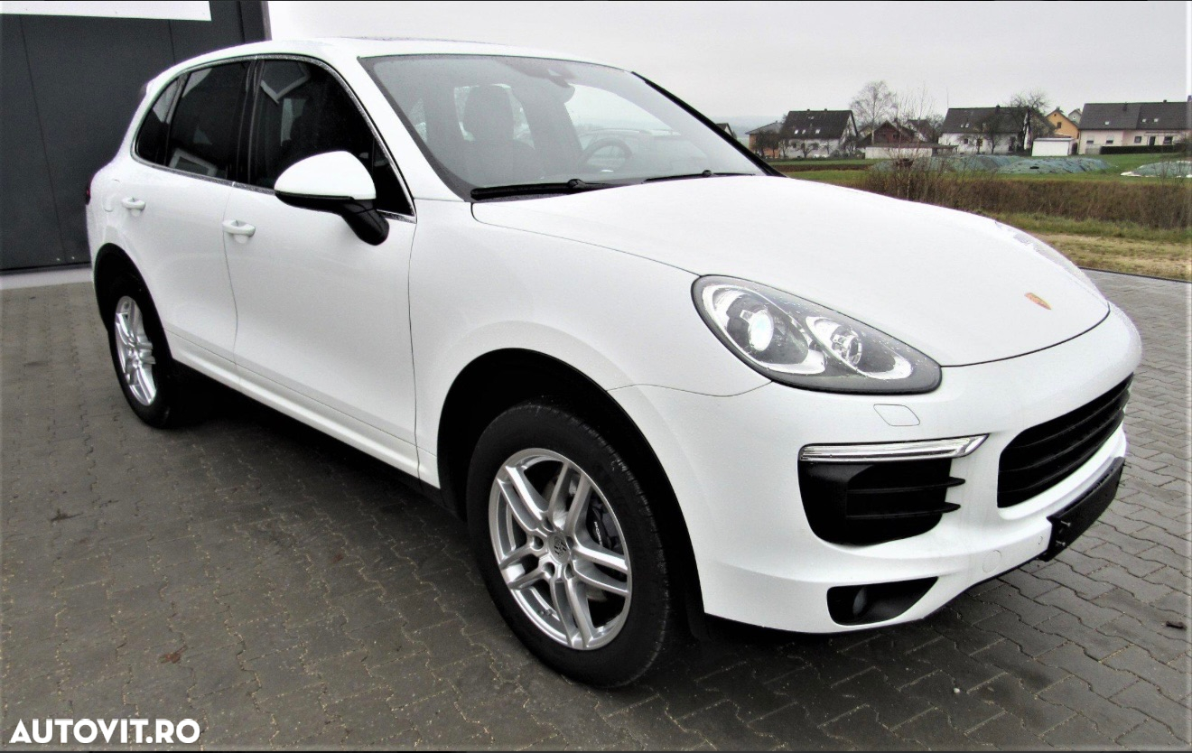 Porsche Cayenne 3.0 L - 20