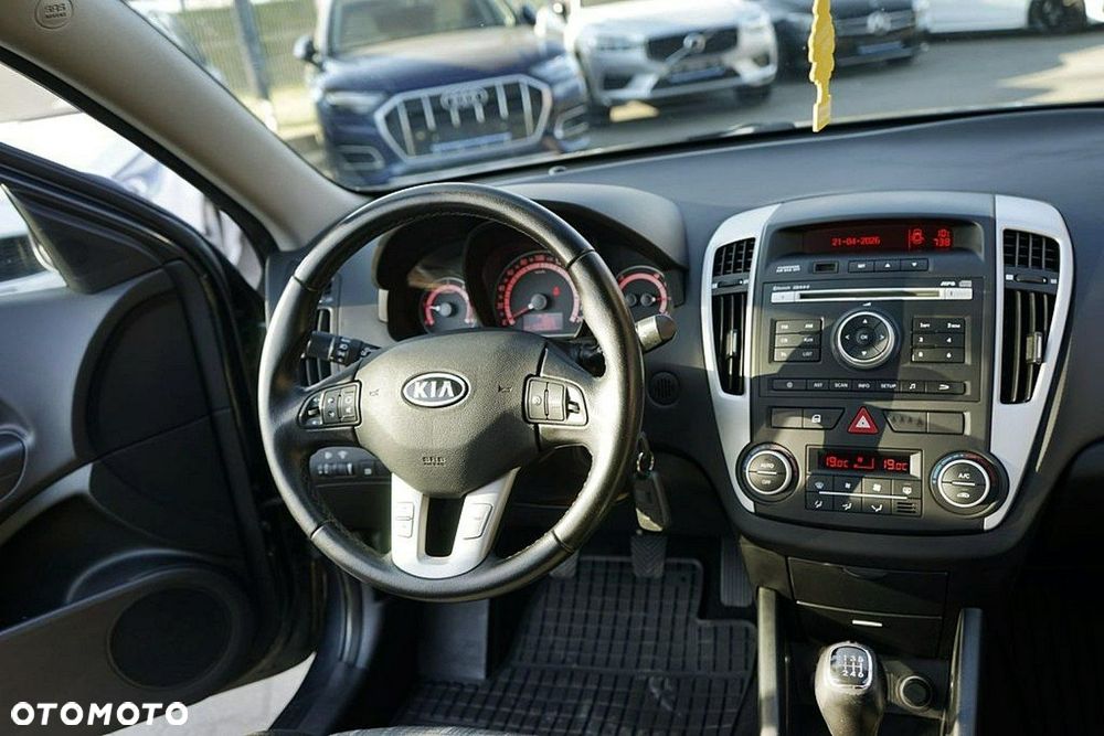 Kia Ceed 1.6 CRDi 90 ISG Spirit - 22