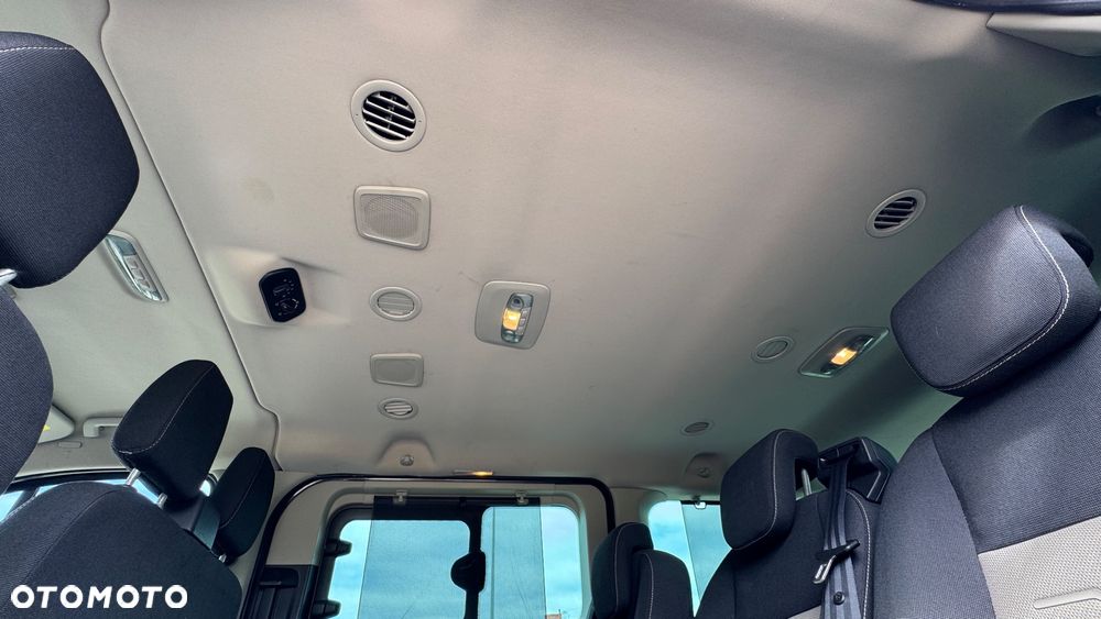 Ford Tourneo Custom - 13