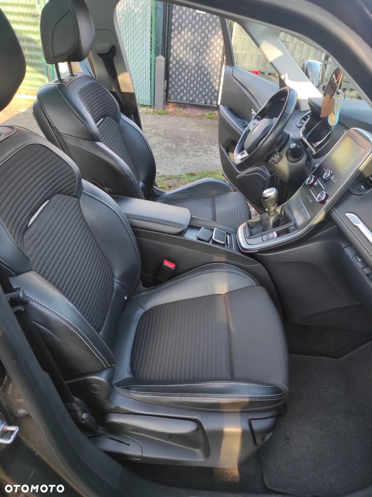 Renault Scenic 1.5 dCi Intens - 12