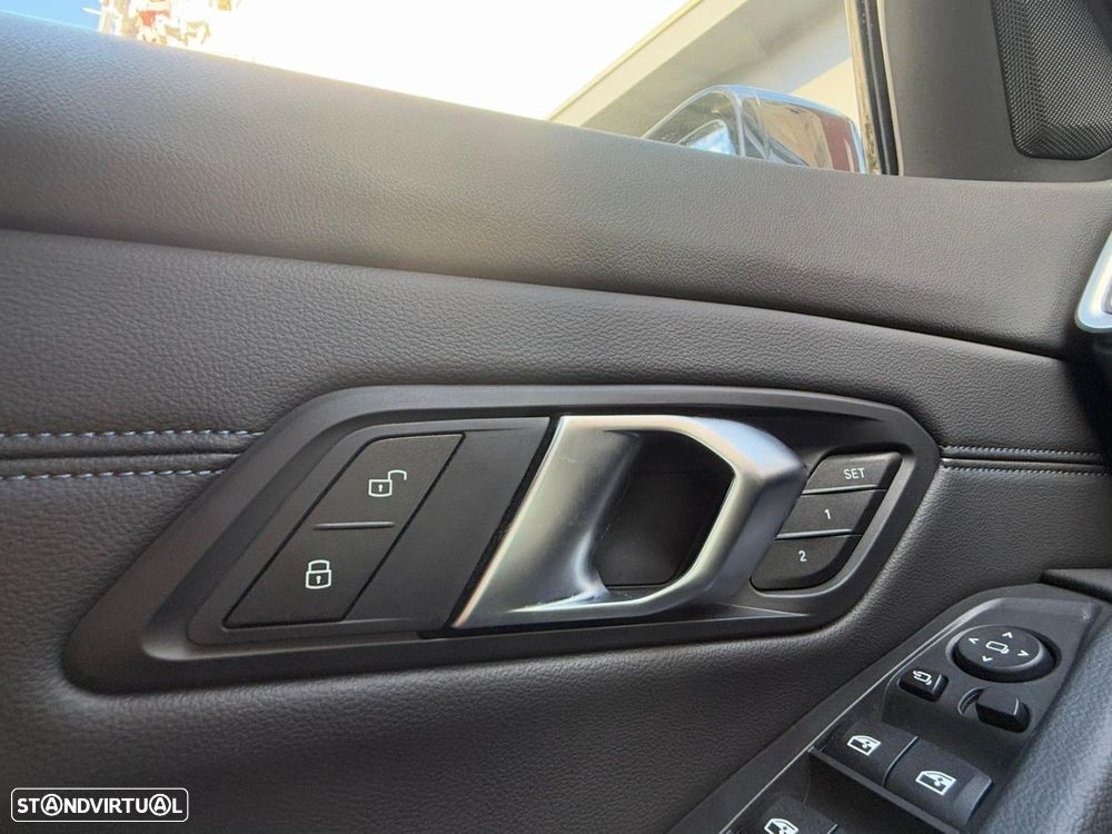 BMW 330 e Pack M Auto - 37