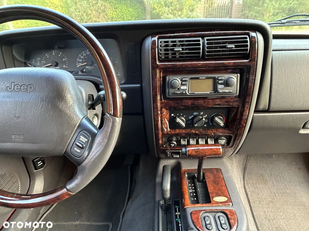 Jeep Cherokee - 14