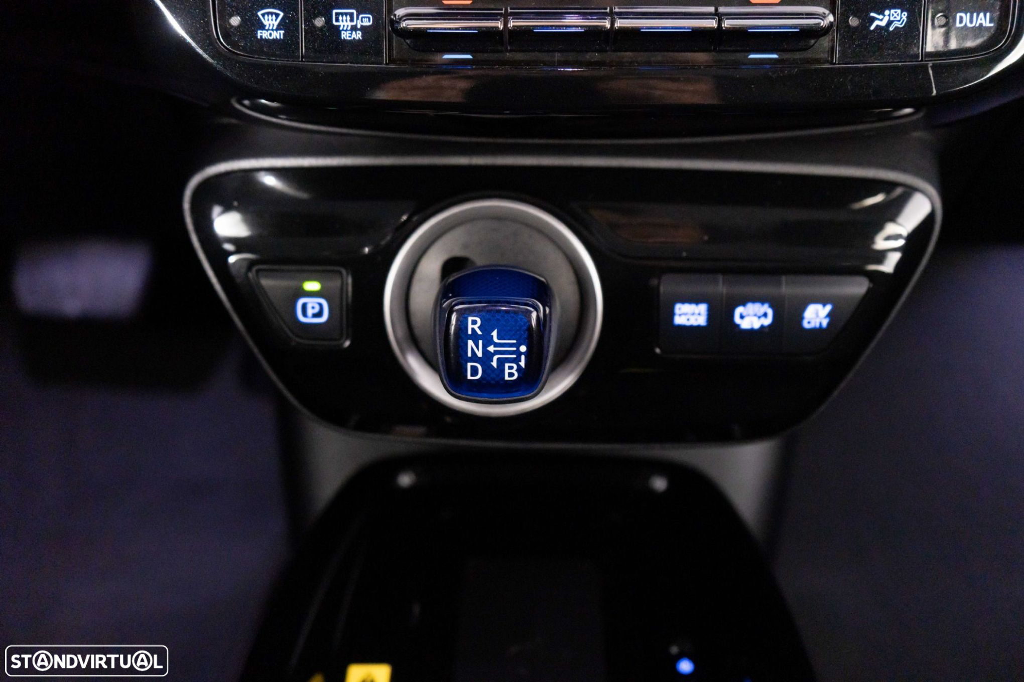 Toyota Prius 1.8 Plug-In Premium - 24