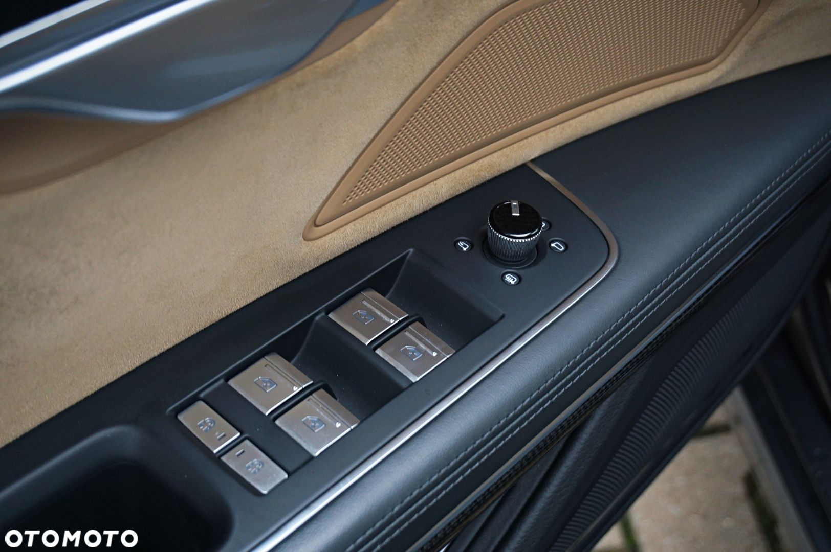 Audi S8 - 12