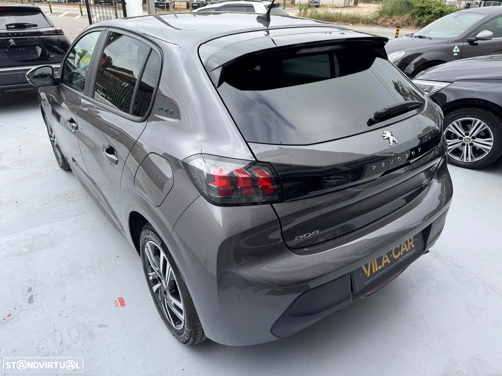 Peugeot 208 PureTech 100 Style - 12