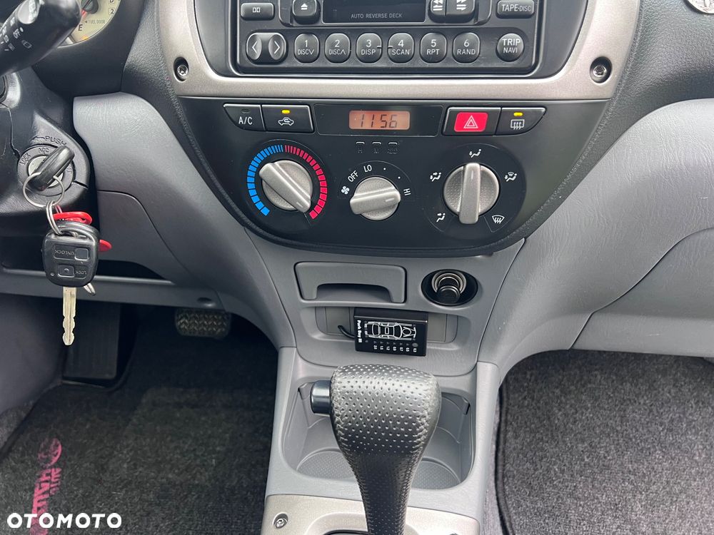 Toyota RAV4 2.0 VVT-i 4x4 - 13