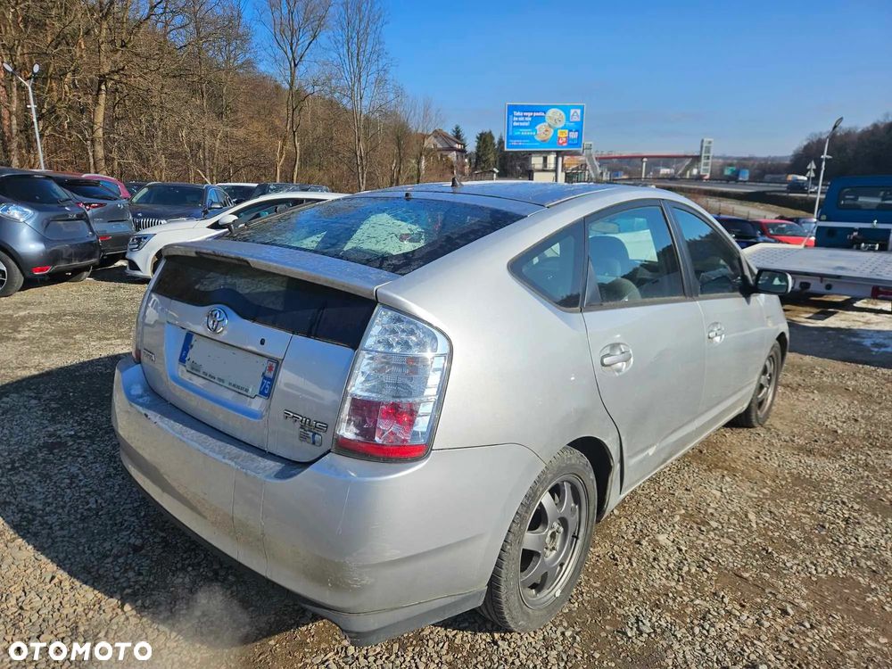 Toyota Prius (Hybrid) Executive - 6