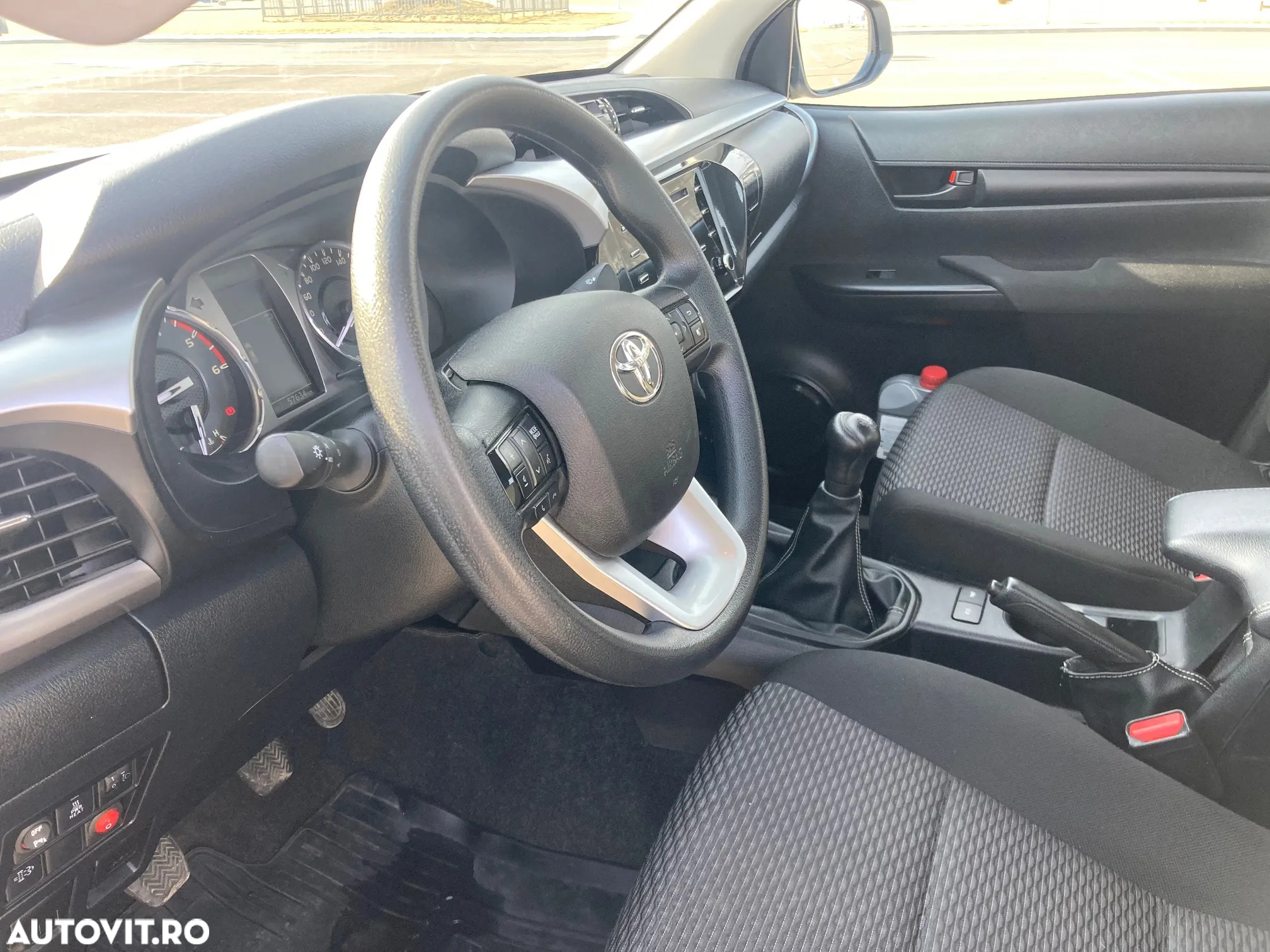 Toyota Hilux - 12