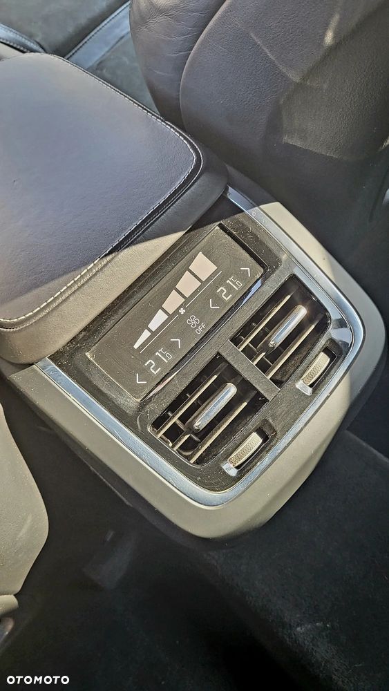 Volvo XC 90 T6 AWD R-Design - 19