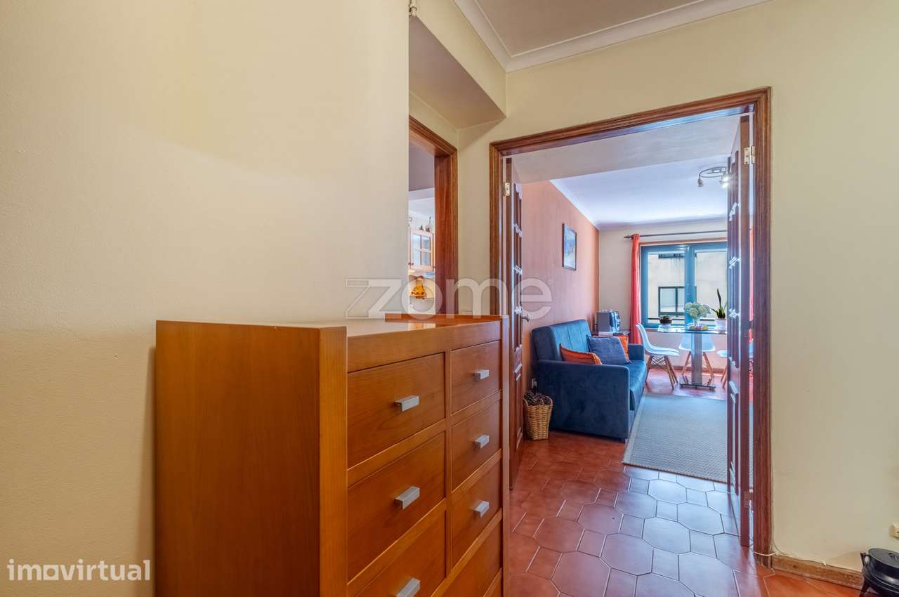 Apartamento T1+1 com varanda e 2 lugares de garagem - S.M. Infesta - Grande imagem: 4/32