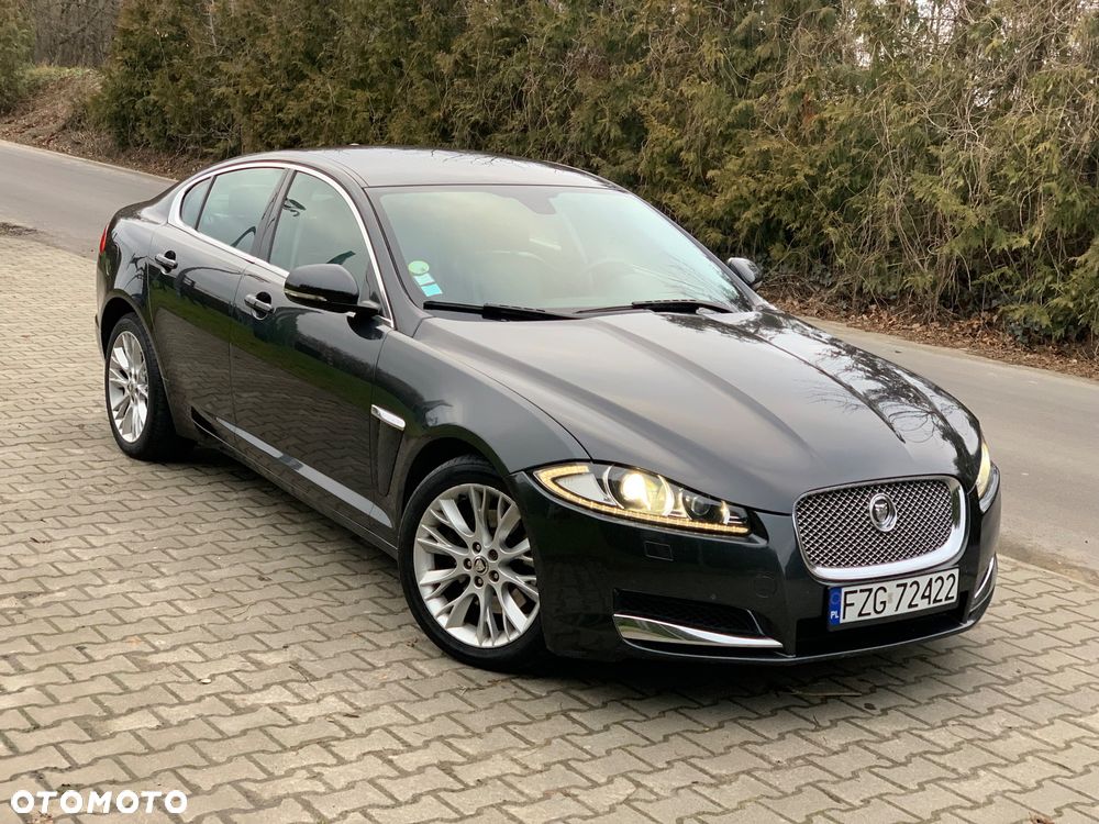 Jaguar XF 2.2 D Premium Luxury - 3