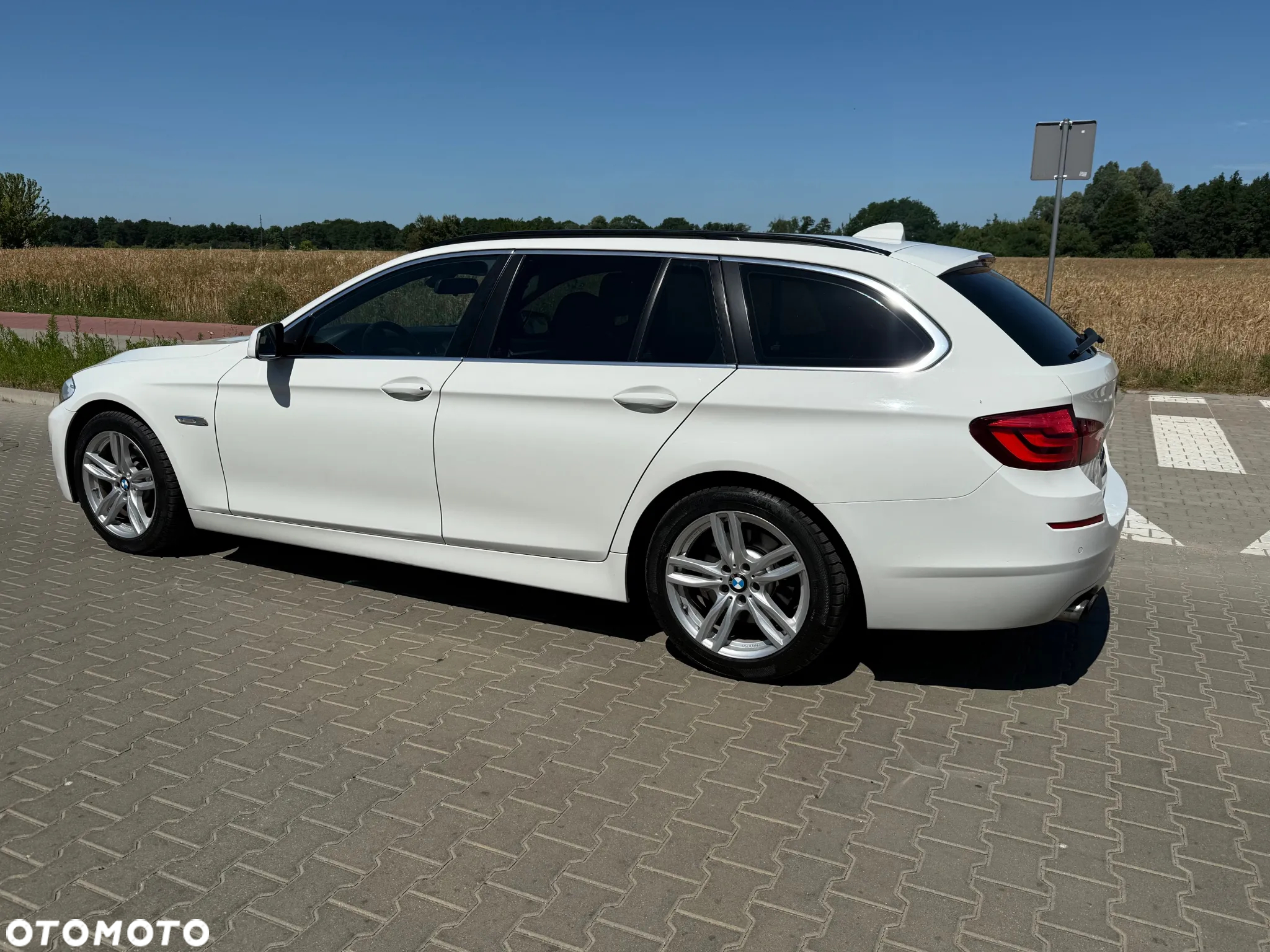 BMW Seria 5 520d Touring - 8