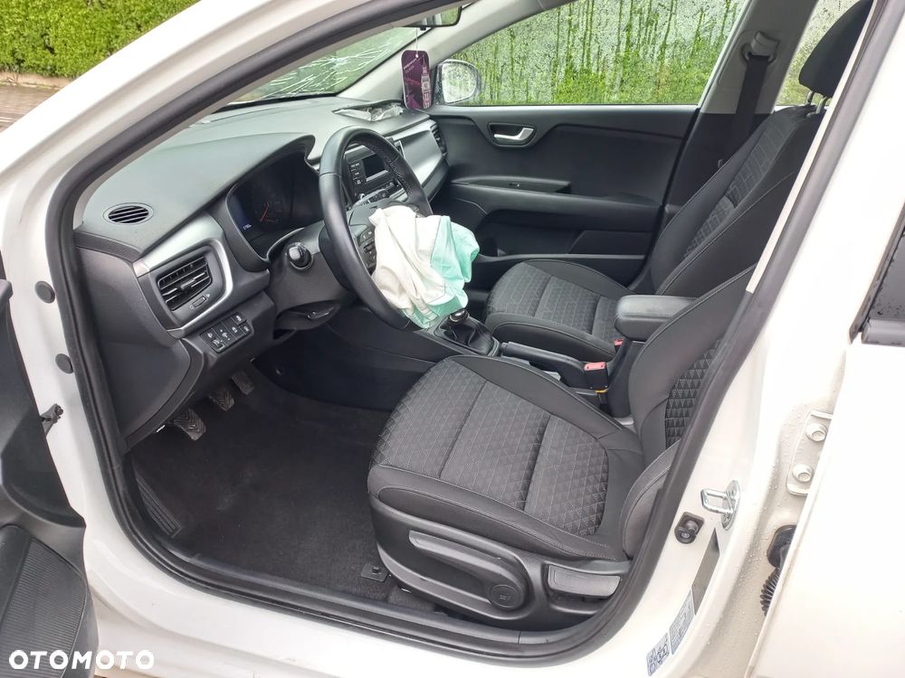 Kia Rio 1.2 Edition 7 - 17