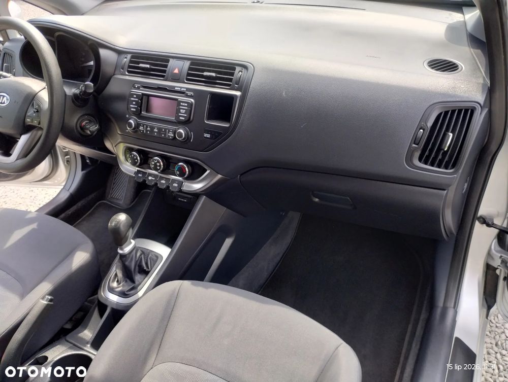 Kia Rio - 32