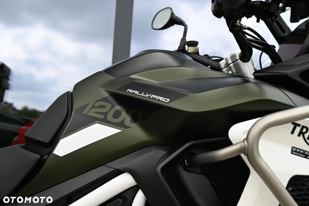 Triumph Tiger - 12