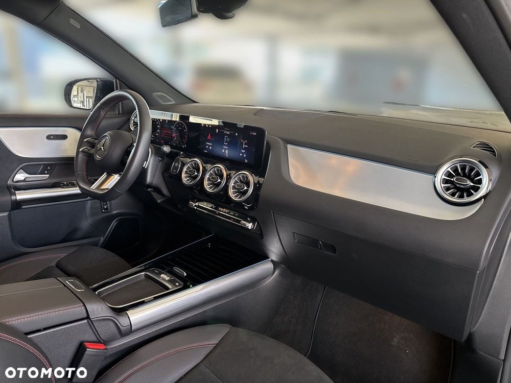 Mercedes-Benz GLA - 18