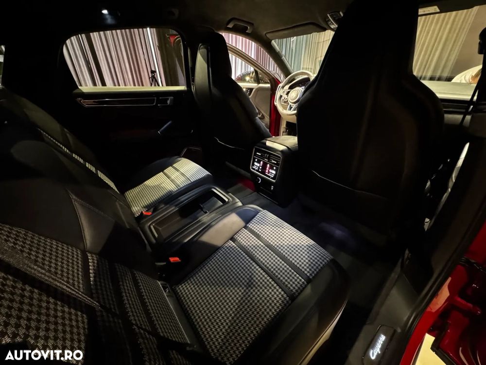 Porsche Cayenne Coupe - 26