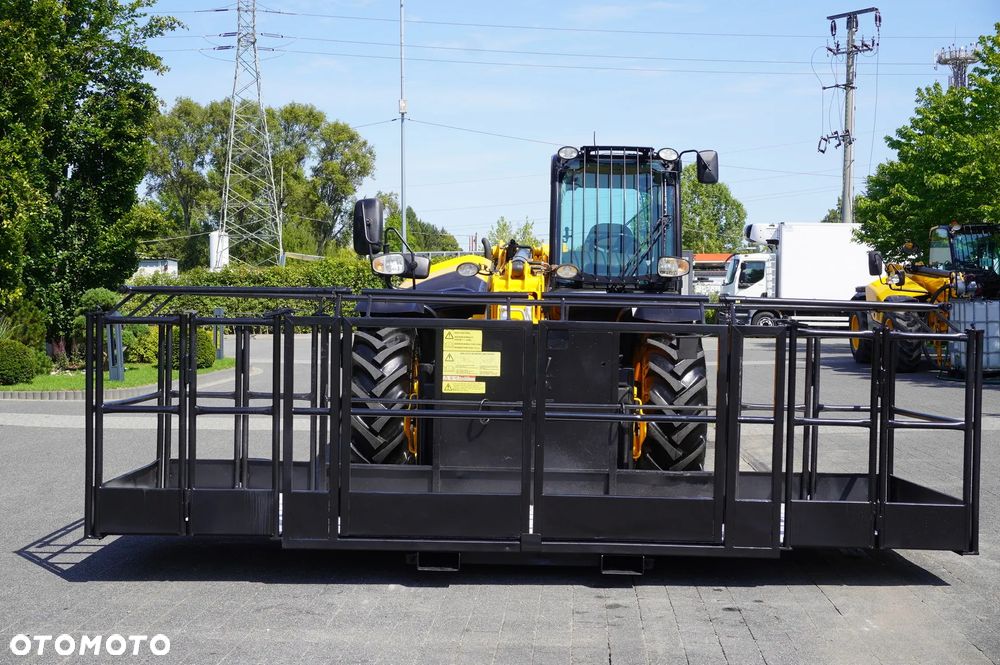 JCB 535-95 / 3,5 t / zasięg 9,5 m / joystick - 8