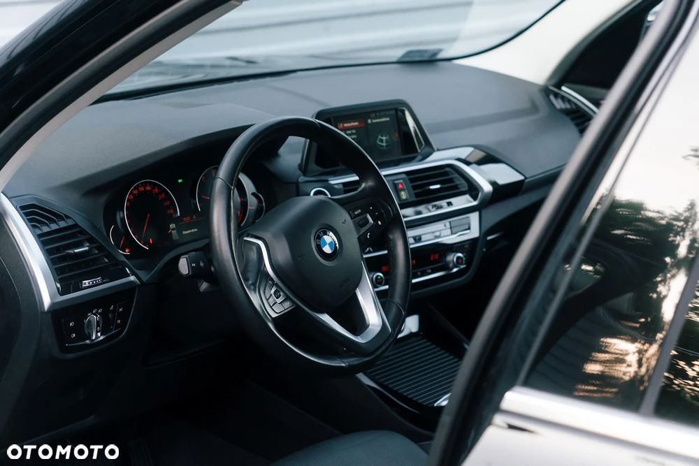 BMW X3 xDrive20i xLine - 32