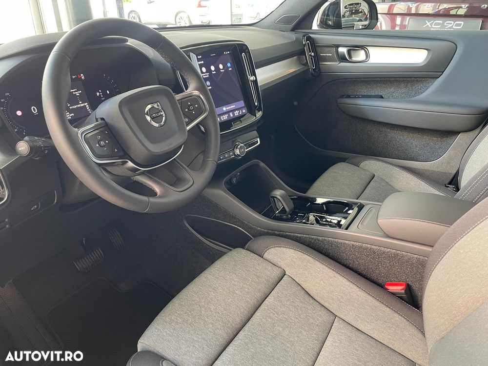 Volvo XC 40 B3 AT FWD MHEV Plus Dark - 13